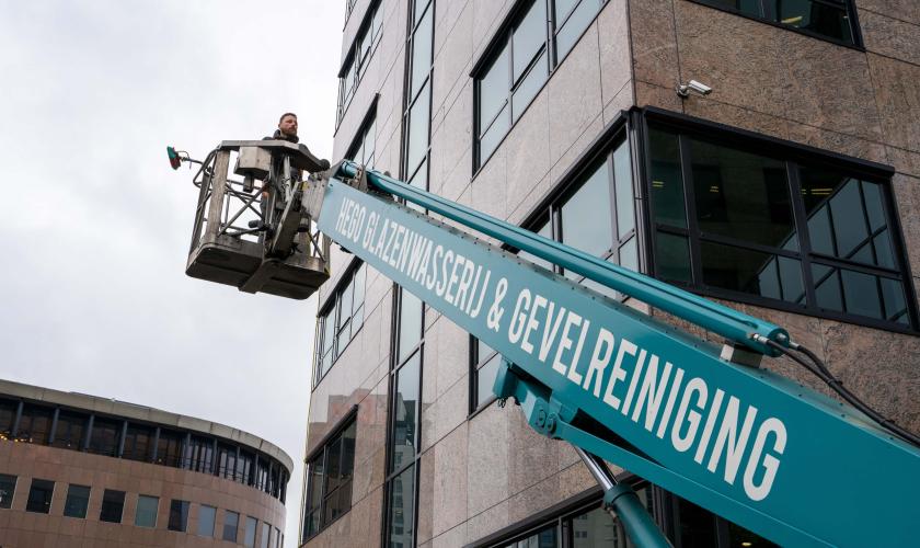 Diverse panden in bedrijvenpark Rivium te Capelle